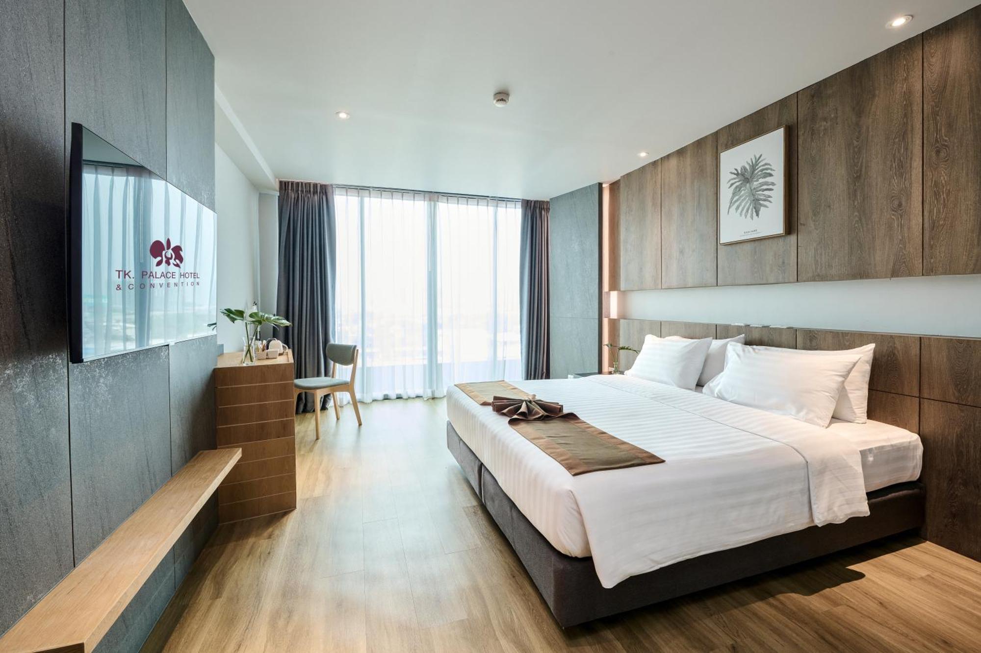 The Extra Room with Bathtub